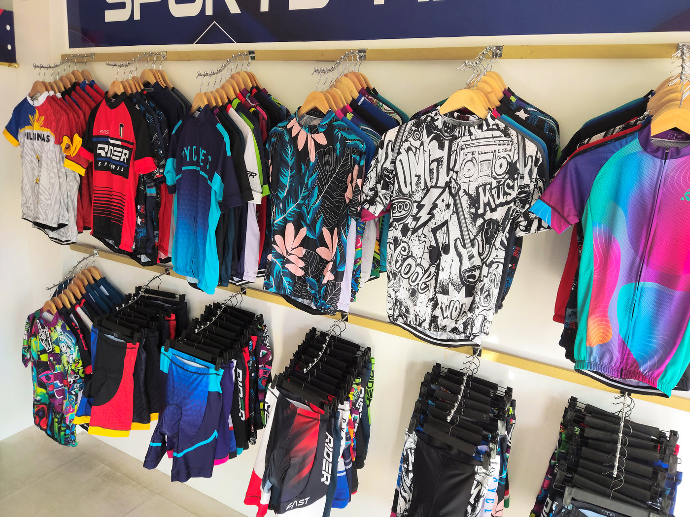 R&R Sports Apparel | Custom Cycling Jersey, Trisuit & More